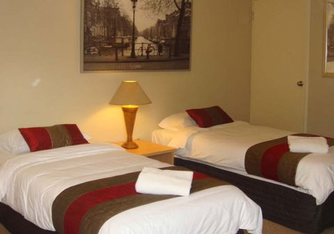 Brisbane Street Studios - Accommodation Directory 4