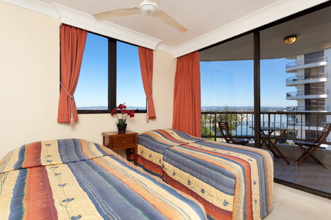 Apartment 27 Aristocrat Apartments - Accommodation Directory 3