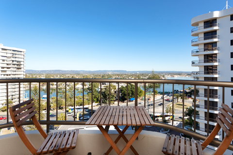 Apartment 27 Aristocrat Apartments - Accommodation Directory 4