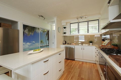 Whitsunday Holidays - Accommodation Directory 3
