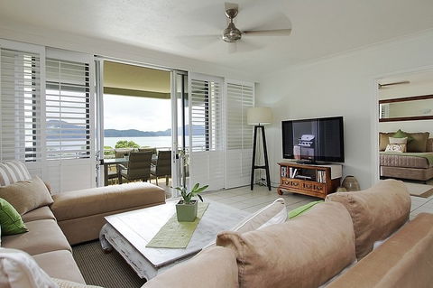 Whitsunday Holidays - Accommodation Directory 4