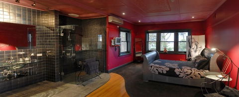 Oakdene Vineyards Guesthouse - Accommodation Directory 0