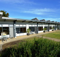 Coastal Breeze Units 1 to 5 - Accommodation Directory
