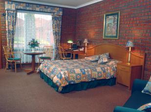Sovereign Park Motor Inn - Accommodation Directory 0
