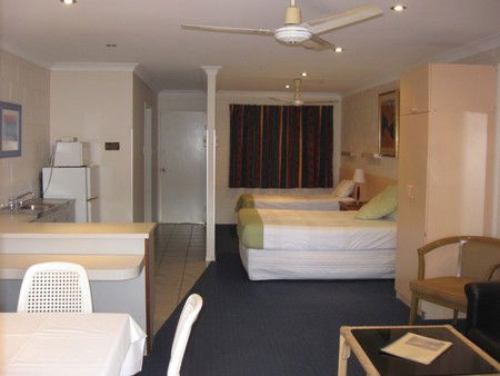 Monte Carlo Motor Inn - Accommodation Directory 2