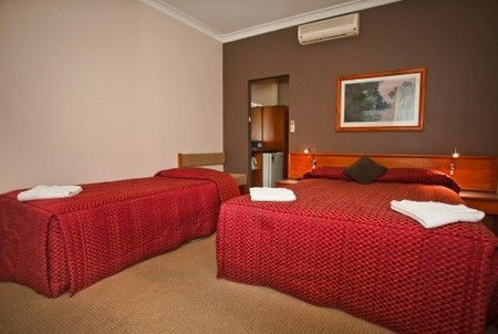 Abbotsleigh Motor Inn - Accommodation Directory 1