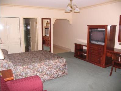 The Lawson Motor Inn - Accommodation Directory 1
