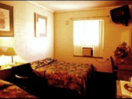 Morphett Arms Hotel - Accommodation Directory 2