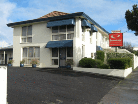 Econo Lodge Hacienda Motel - Accommodation Directory