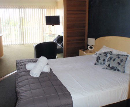 Rays Resort Apartments - Accommodation Directory 3