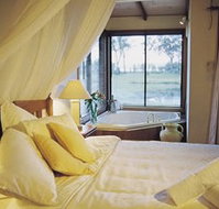 Lake Weyba Cottages - Accommodation Directory