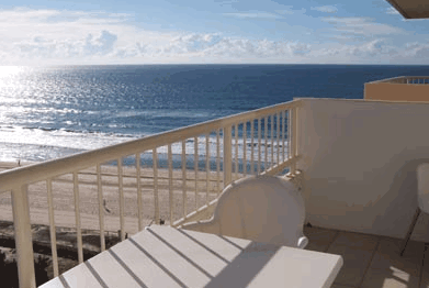 Bahia Beachfront Apartments - Accommodation Directory 4