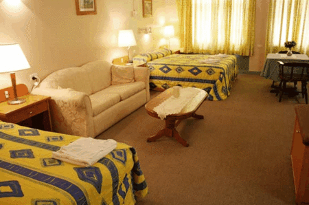 Royal Centrepoint Motel - Accommodation Directory 1