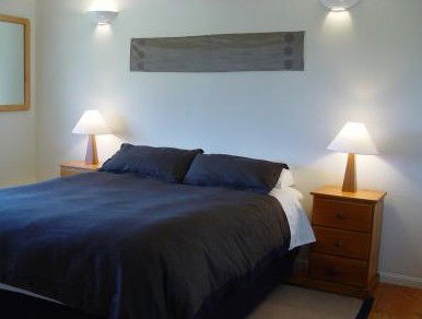 The Knoll - Accommodation Directory 3