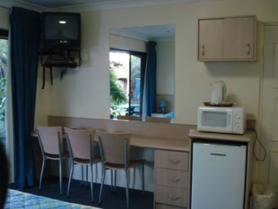 Oxley Motor Inn - Accommodation Directory 5