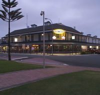 Grand Tasman Hotel - Accommodation Directory