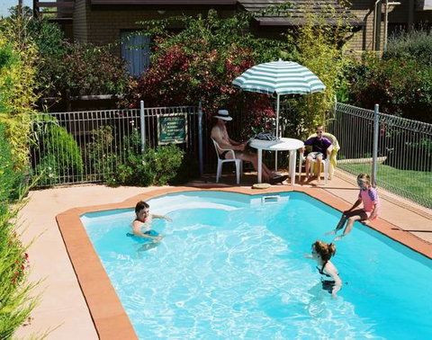 Sandpiper Holiday Apartments - Accommodation Directory 1