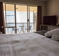 Beachcomber Hotel - Accommodation Directory