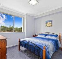 Lakeside Waterfront Apartment 18 - Accommodation Directory