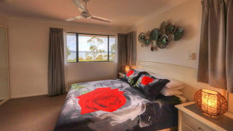 Dolphin Waters Holiday Apartments - Accommodation Directory 3