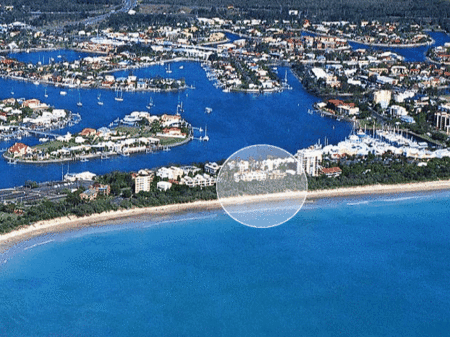 Beachcomber On The Spit - Accommodation Directory