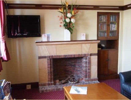 Boyles Hotel - Accommodation Directory 0