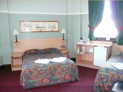 Boyles Hotel - Accommodation Directory 2
