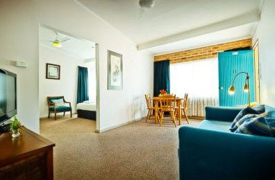 Premier Motor Inn - Accommodation Directory 2