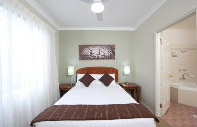 Pokolbin Hills Chateau Resort - Accommodation Directory 1