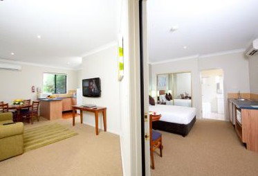 Pokolbin Hills Chateau Resort - Accommodation Directory 2