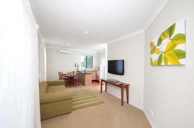 Pokolbin Hills Chateau Resort - Accommodation Directory 4