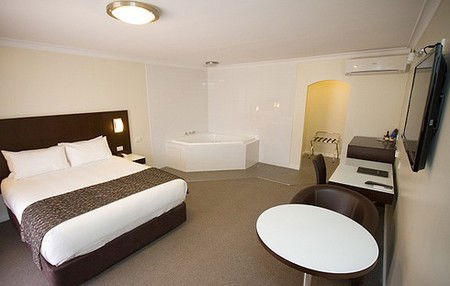 Country Comfort Premier Motel - Accommodation Directory 3