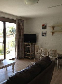 Aquarius Holiday Apartments - Accommodation Directory 2