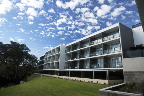 Apollo International - Accommodation Directory 2