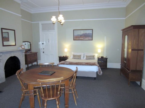 Moore Park Inn - Accommodation Directory 1