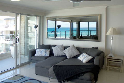 Pacific Surf Absolute Beach Apartments - Accommodation Directory 2