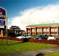 Taylors Lakes Hotel - Accommodation Directory