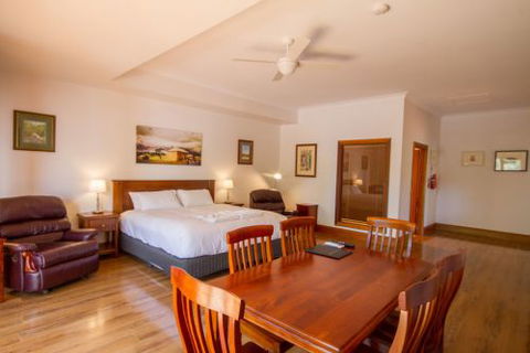 JV Jones Pty Ltd - Accommodation Directory 1