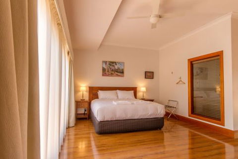 JV Jones Pty Ltd - Accommodation Directory 2