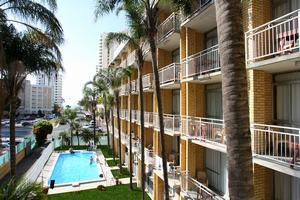 West Burleigh QLD Accommodation Directory