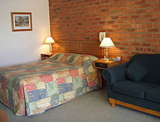 Australian Settlers Motor Inn - Accommodation Directory 0