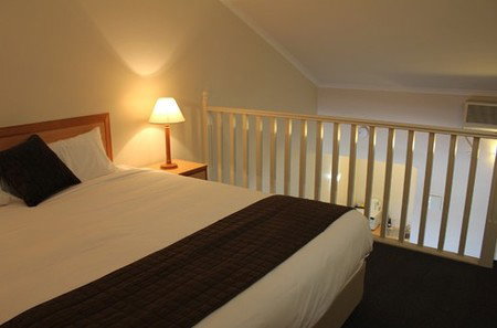 Harbour Sails Motor Inn - Accommodation Directory 2