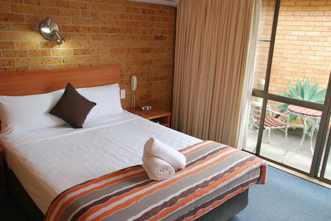 Port O'Call Motel - Accommodation Directory 1