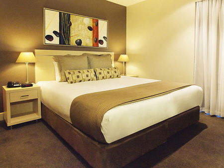 Oaks Plaza Pier - Accommodation Directory 3