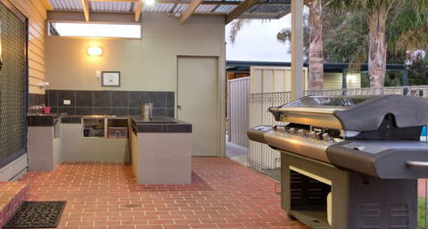 Rosebud Motel - Accommodation Directory 0