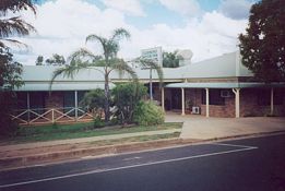Clermont Motor Inn - Accommodation Directory 0