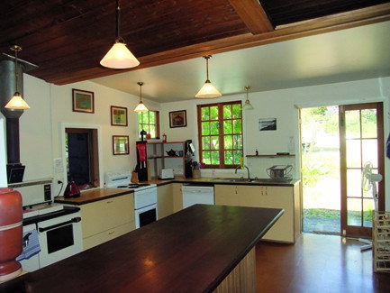 VARUNA - Accommodation Directory 7