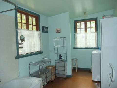 VARUNA - Accommodation Directory 8