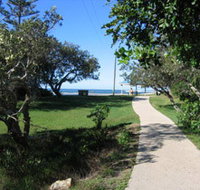 Raintrees On Moffat Beach - Accommodation Directory