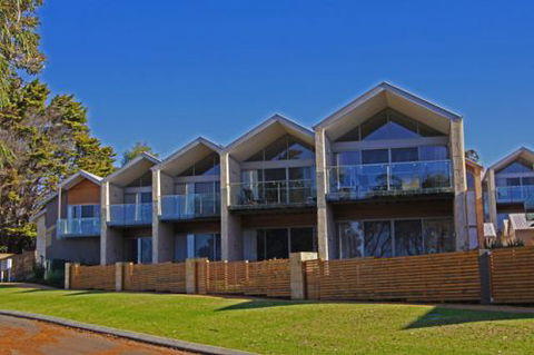 Seine Bay Apartments - Accommodation Directory 1